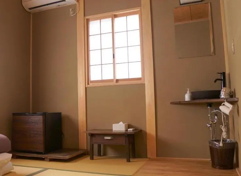 バス共有のスタンダードルーム, Kinoya Hostel