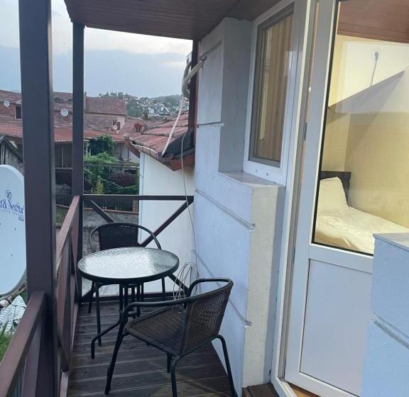 اتاق استاندارد سه تخته با بالکن, Mtskheta Wellpoint Arsukidze 48