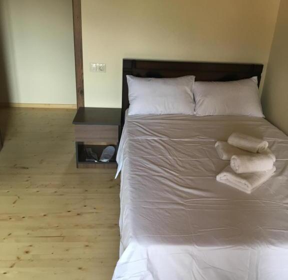 اتاق استاندارد سه تخته با بالکن, Mtskheta Wellpoint Arsukidze 48