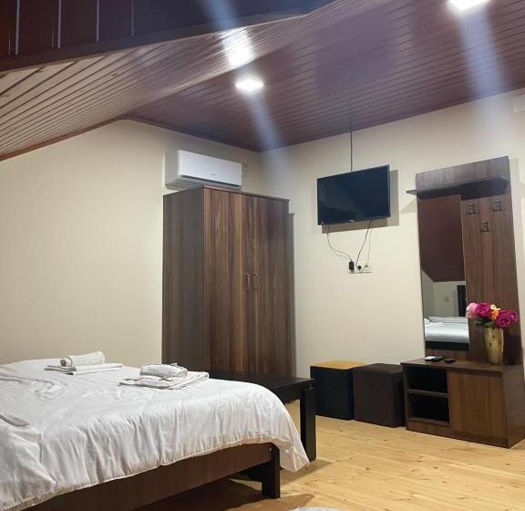 اتاق استاندارد سه نفره, Mtskheta Wellpoint Arsukidze 48