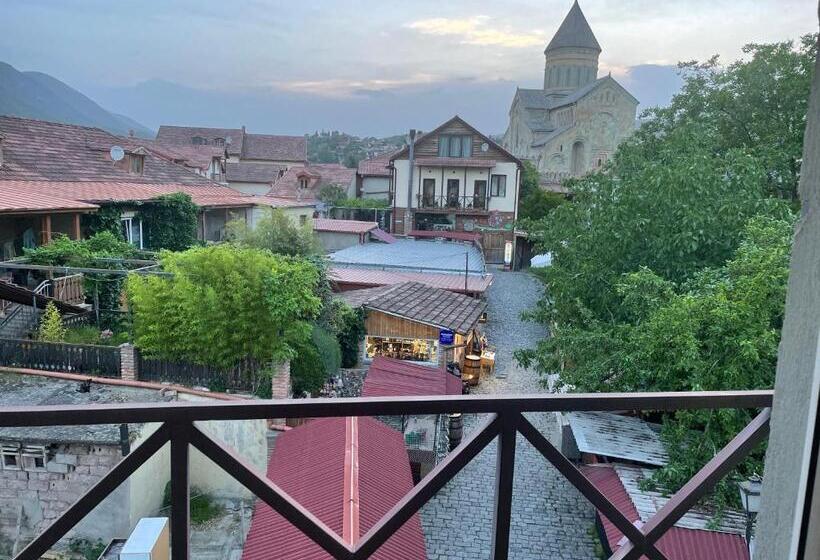 اتاق استاندارد سه نفره, Mtskheta Wellpoint Arsukidze 48