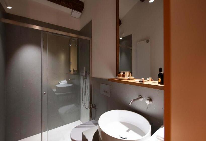 غرفة قياسية مطلّة علي البحر, Locanda Remare