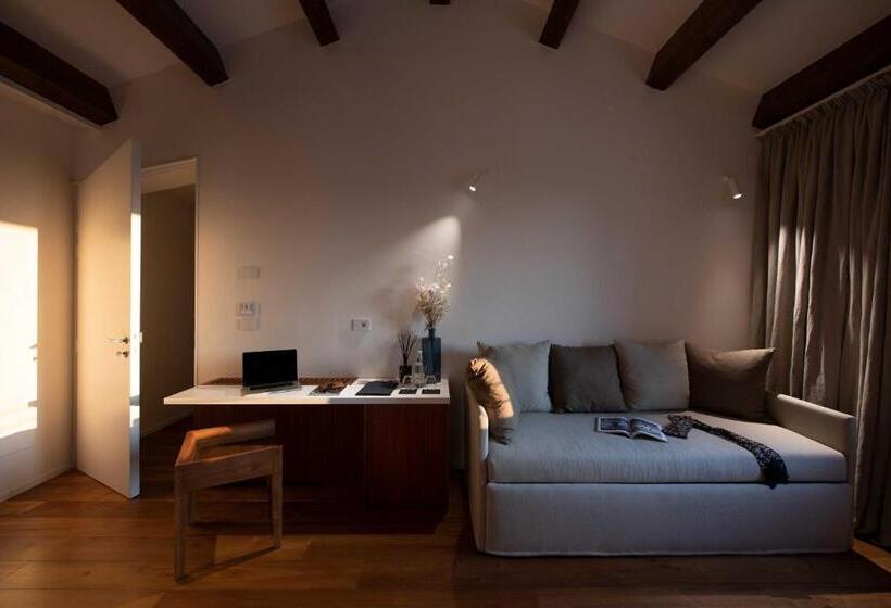 جناح جونيور, Locanda Remare