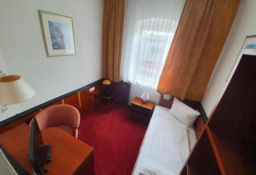 标准单人间, & Restaurant Krone