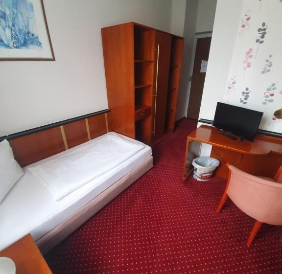 标准单人间, & Restaurant Krone