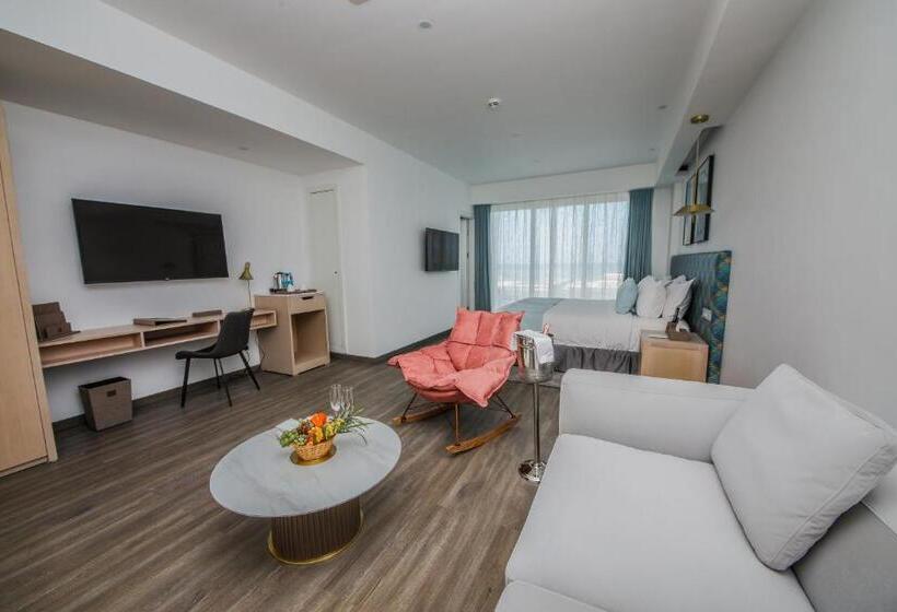 سوئیت سینیور, Ocean V