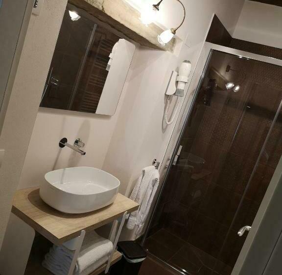 Трехместный Президентский, L'ospitale Dei Brilli