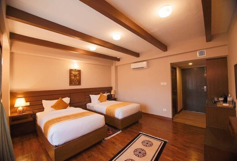 اتاق لوکس سه تخته, Bhadgaon