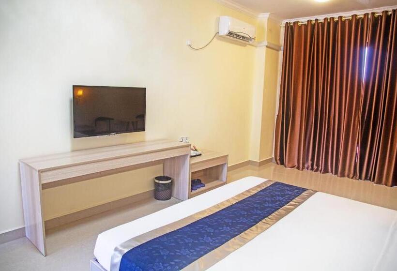 キングサイズベッドのデラックスルーム, City Comfort Airport Hotel Phnom Penh