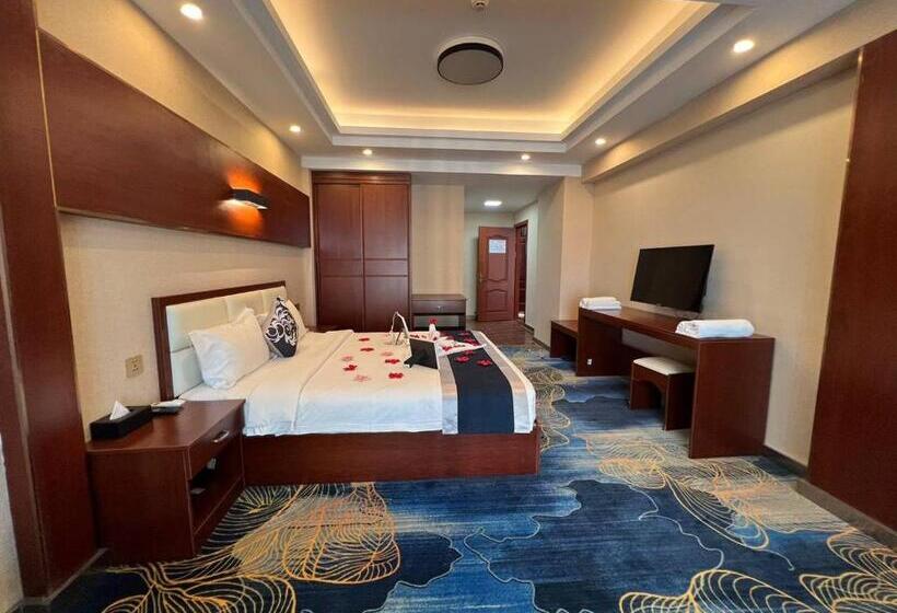 Семейные Апартаменты 3 Спальни, City Comfort Airport Hotel Phnom Penh