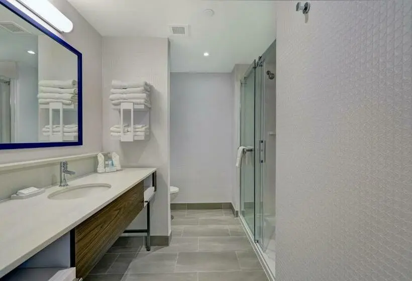 キングサイドベッドのスタンダードワンルーム, Hampton Inn By Hilton Peterborough
