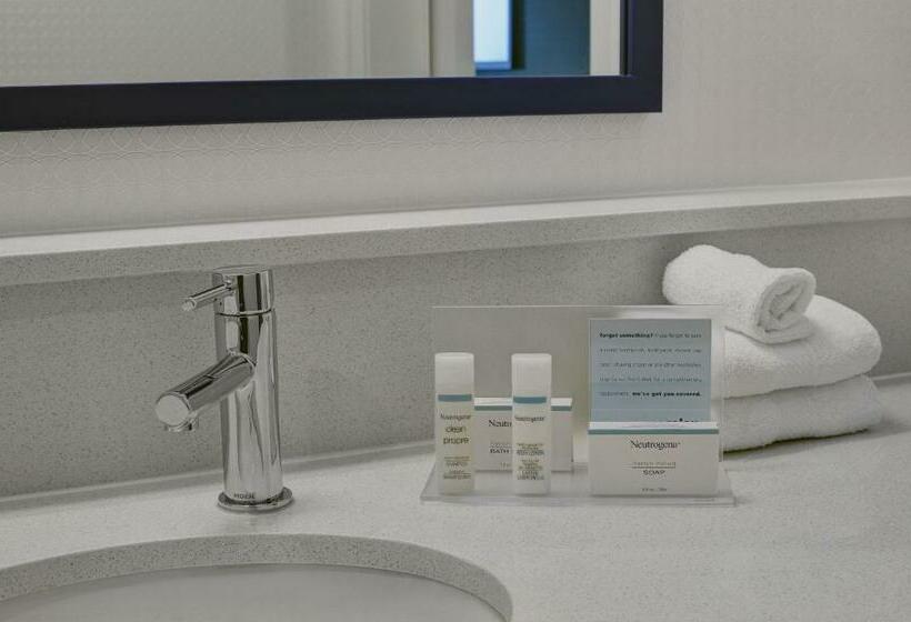 Standard-huone King-vuode, Hampton Inn By Hilton Peterborough
