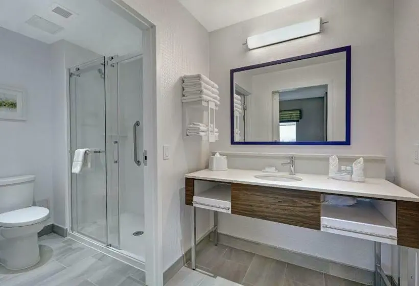 スタンダードスタジオ, Hampton Inn By Hilton Peterborough