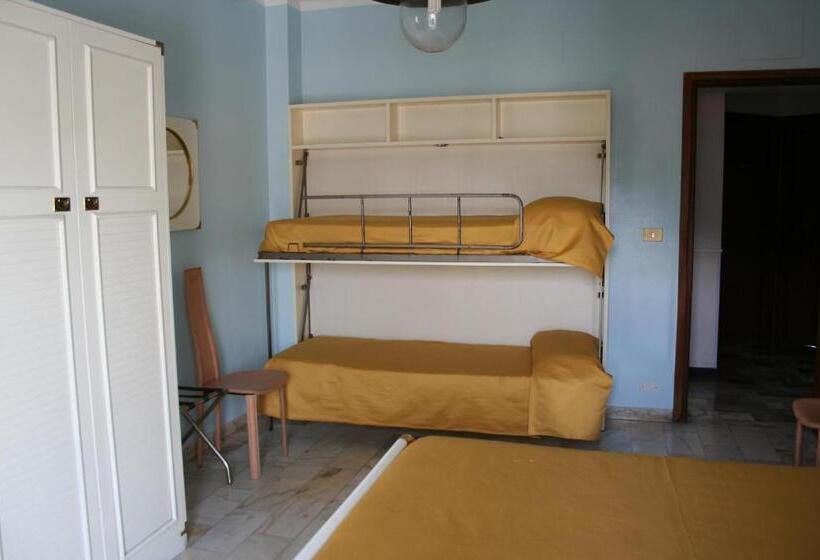 Номер Стандарт Трехместный, Rosalia