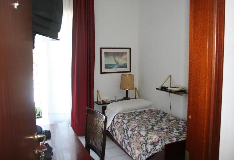 اتاق استاندارد یک نفره, Rosalia