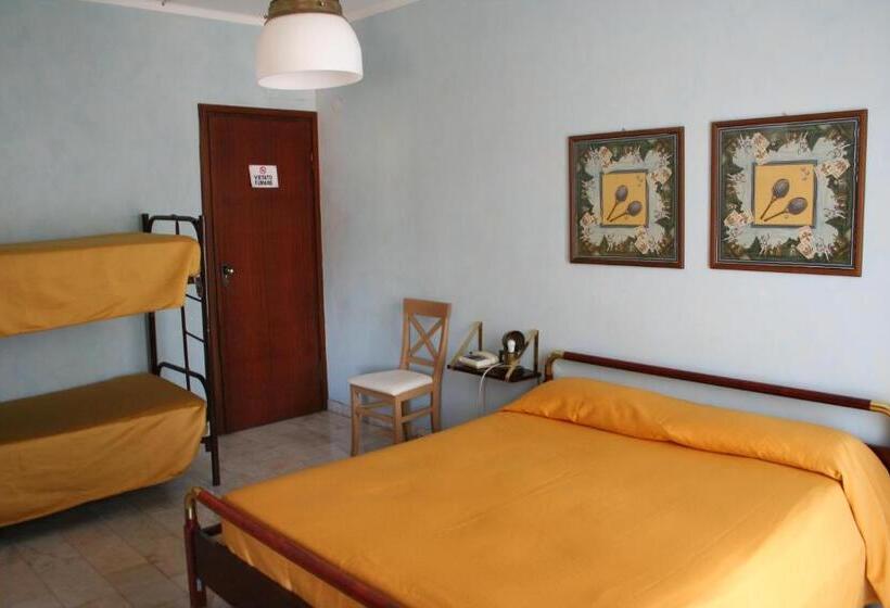 スタンダード４人部屋, Rosalia