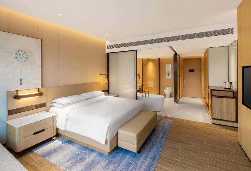キングサイズベッドのスタンダードルーム, Suining Marriott