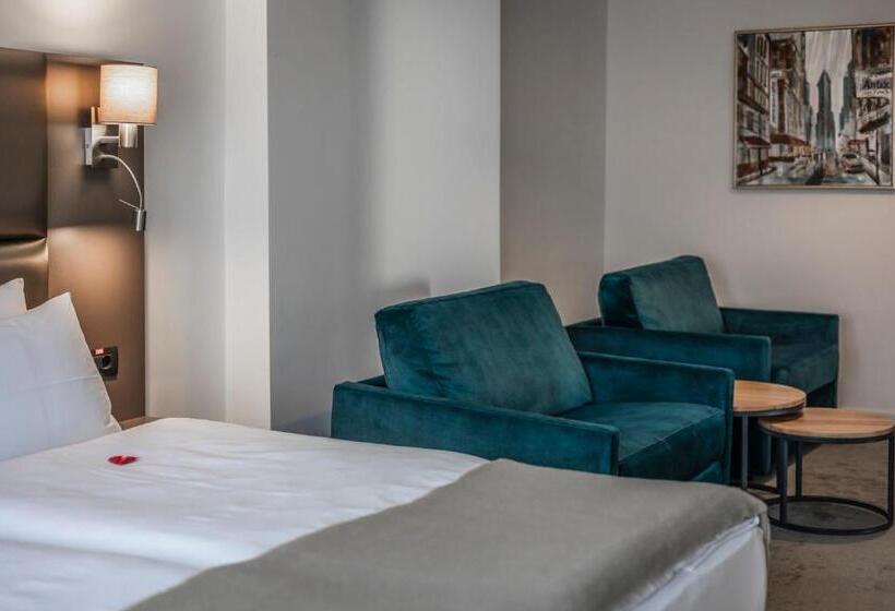 غرفة ديلوكس سرير كينج, Charm Boutique