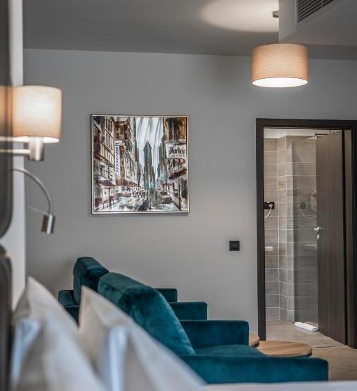 غرفة ديلوكس سرير كينج, Charm Boutique