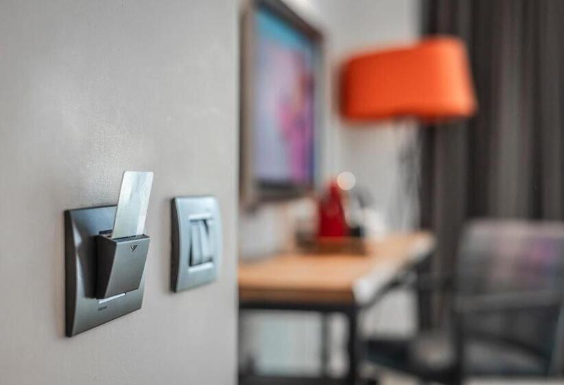 غرفة ديلوكس سرير كينج, Charm Boutique