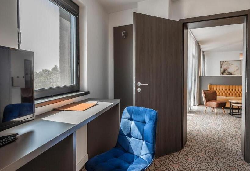 شقة غرفة نوم واحدة مزودة بشُرفة, Charm Boutique