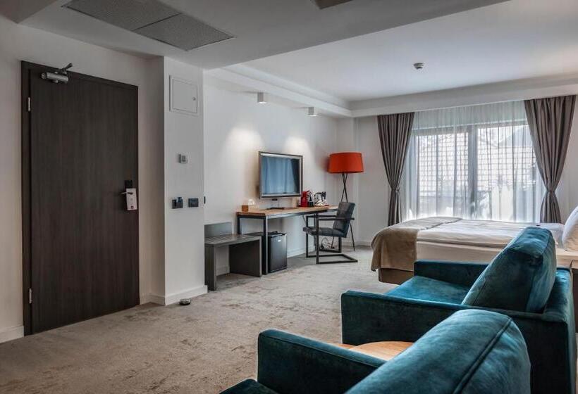 غرفة ديلوكس سرير كينج, Charm Boutique