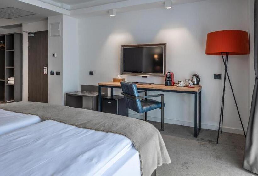 غرفة ديلوكس سرير كينج, Charm Boutique