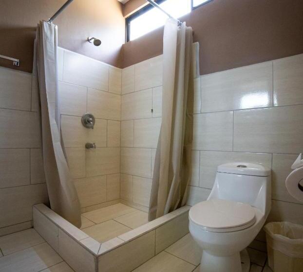 غرفة قياسية ثلاثية, Diriá Santa Cruz