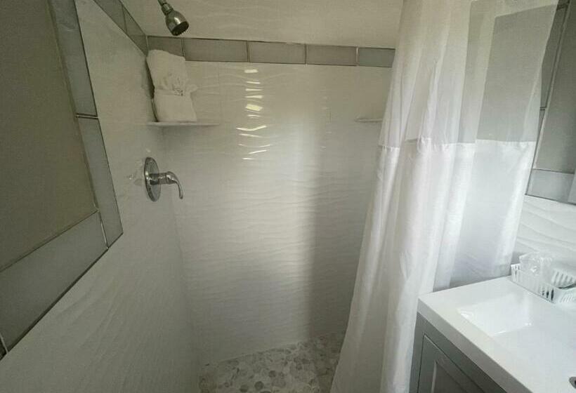 חדר סטנדרט, Aquastar Inn