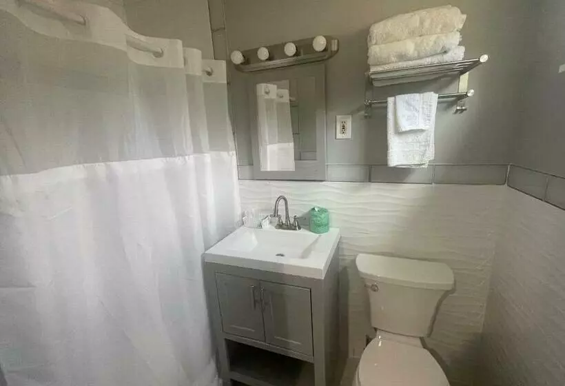 اتاق استاندارد, Aquastar Inn