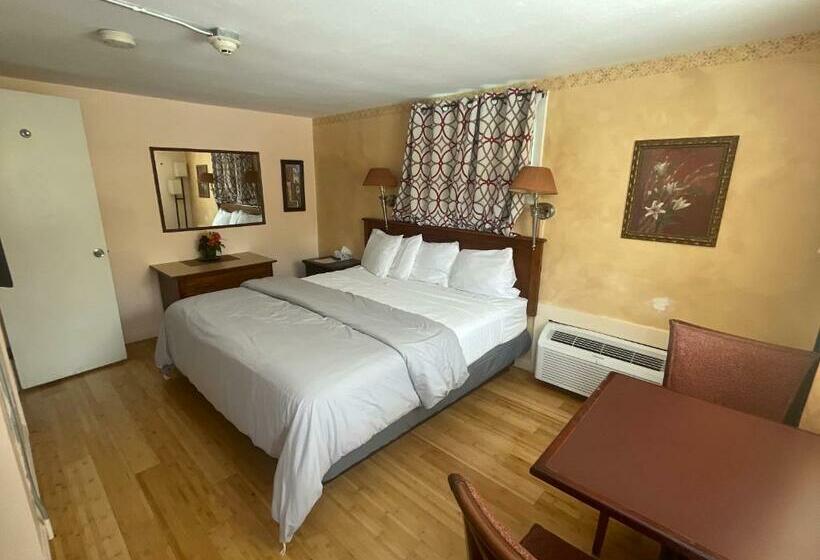 חדר סטנדרט עם מיטת קינג, Aquastar Inn