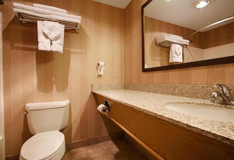 身障者適用キングサイズベッドルーム, Best Western Prineville Inn