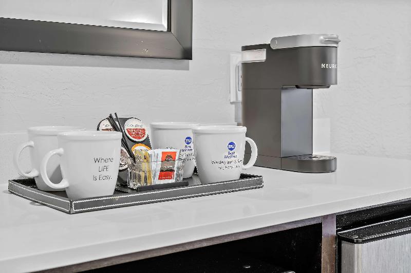 带大床的套房, Best Western Wesley Inn & Suites