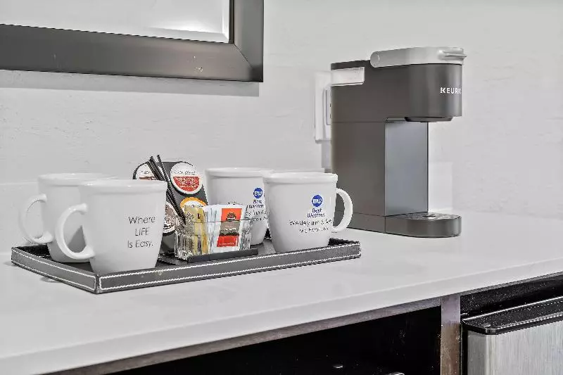 キングサイズベッドのスイートルーム, Best Western Wesley Inn & Suites