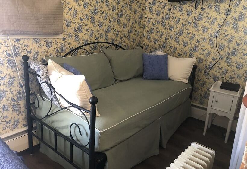 スタンダードルーム, Brook Farm Inn