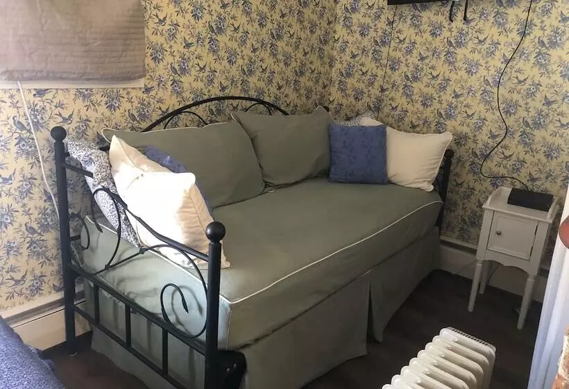 スタンダードルーム, Brook Farm Inn