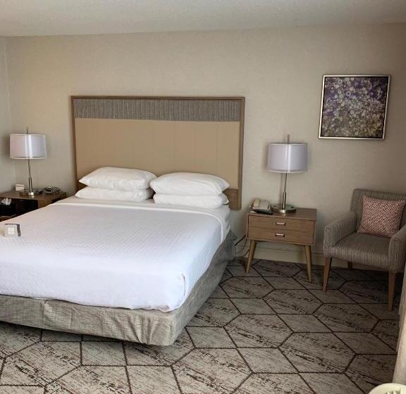 带大床的标准间, Crowne Plaza Syracuse, An Ihg