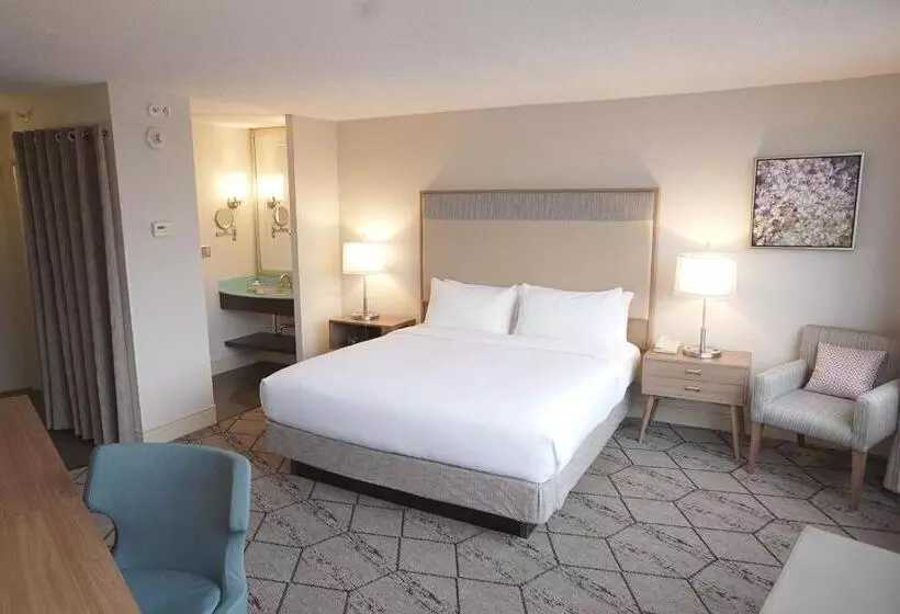 اتاق استاندارد, Crowne Plaza Syracuse, An Ihg