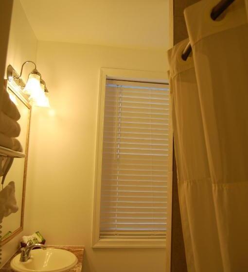 클래식 4인 룸, District