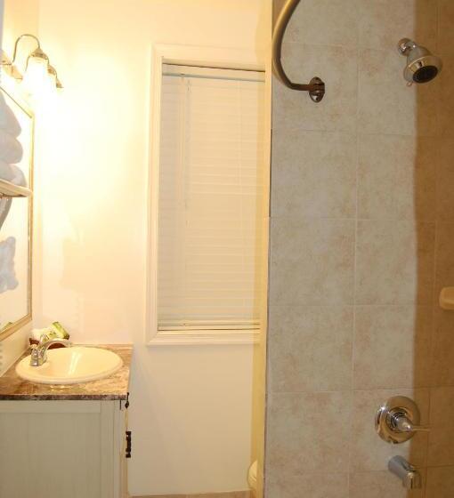 클래식 4인 룸, District