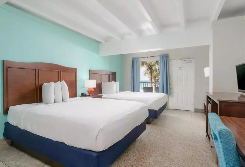オーシャンビューのデラックストリプルルーム, Bikini Beach Resort