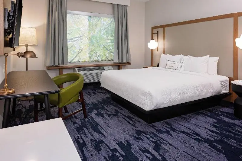 キングサイズベッドのスタンダードルーム, Fairfield Inn & Suites By Marriott Queensbury Glens Falls/lake George