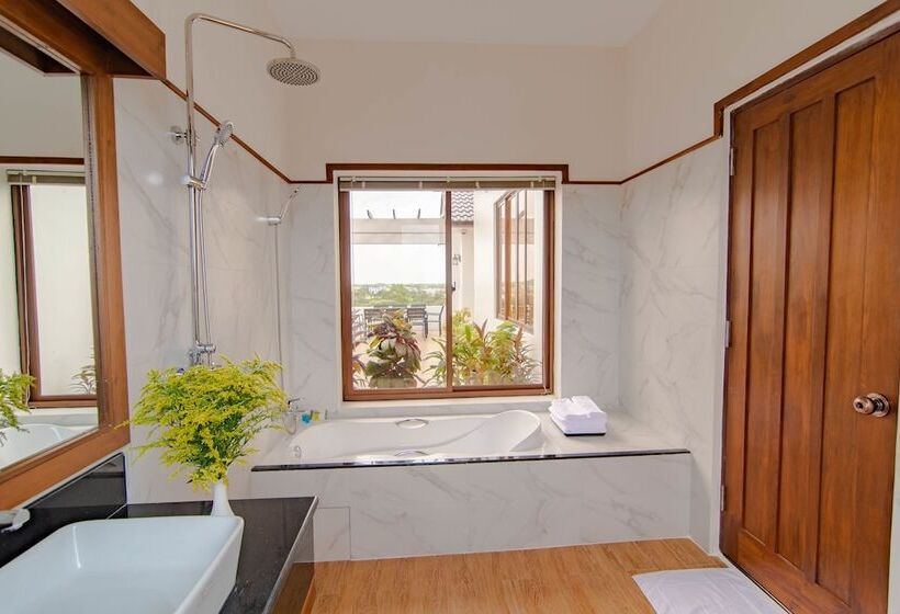 1 Bedroom Penthouse Apartment, The Haven