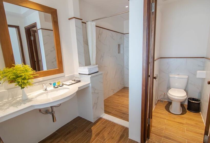 اتاق لوکس با چشمانداز شهر, The Haven