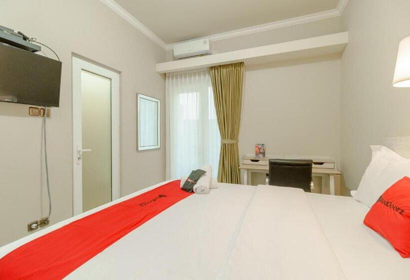 Номер Стандарт, Reddoorz Near Taman Makam Pahlawan Cikutra