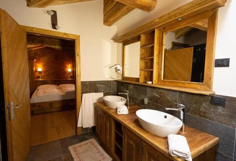 اتاق خانوادگی, Sport Hotel Rudolf