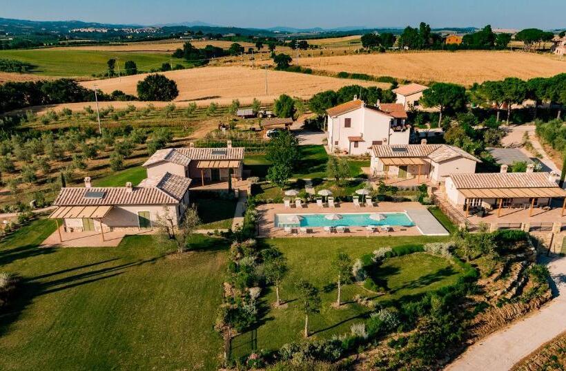 דירת חדר נוף לבריכה, Agriturismo Colle Oliveto