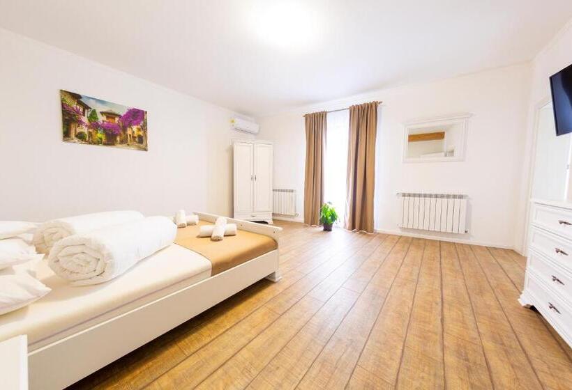 اتاق سوپریور با تخت بزرگ, Casa Cu Nuc