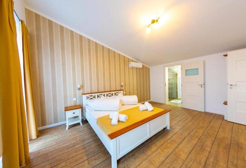 Deluxe Suite King Bed, Casa Cu Nuc