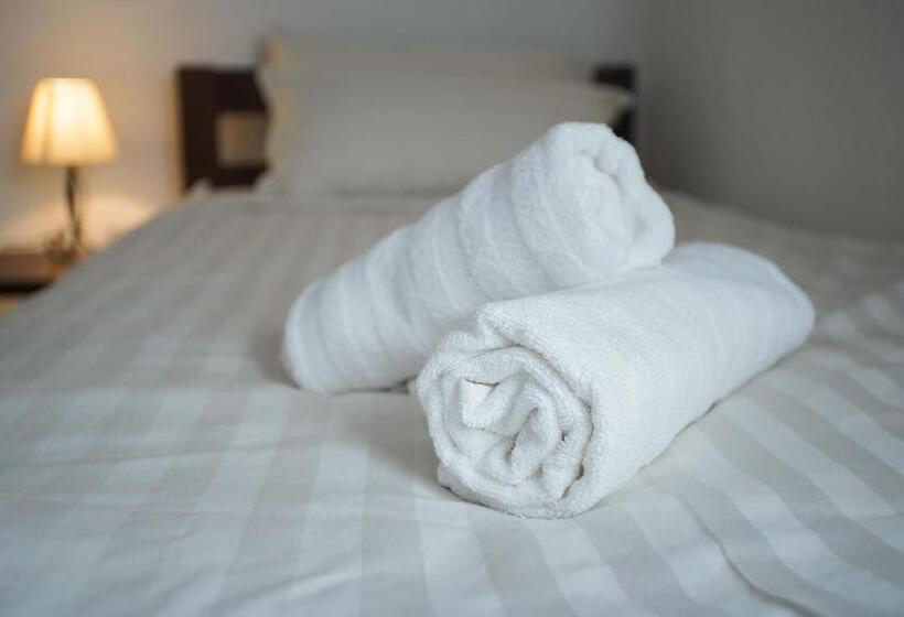 اتاق لوکس با تخت بزرگ, Epicenter